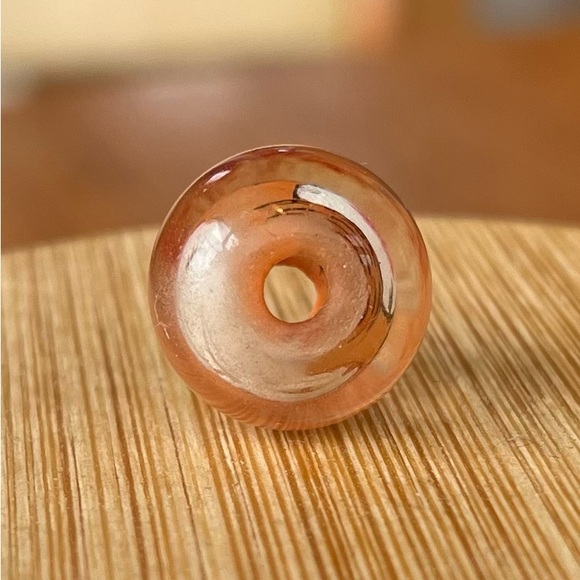 Reverse painted glass, bead, half inch diameter with white bunny in the garden - Picture 9 of 13